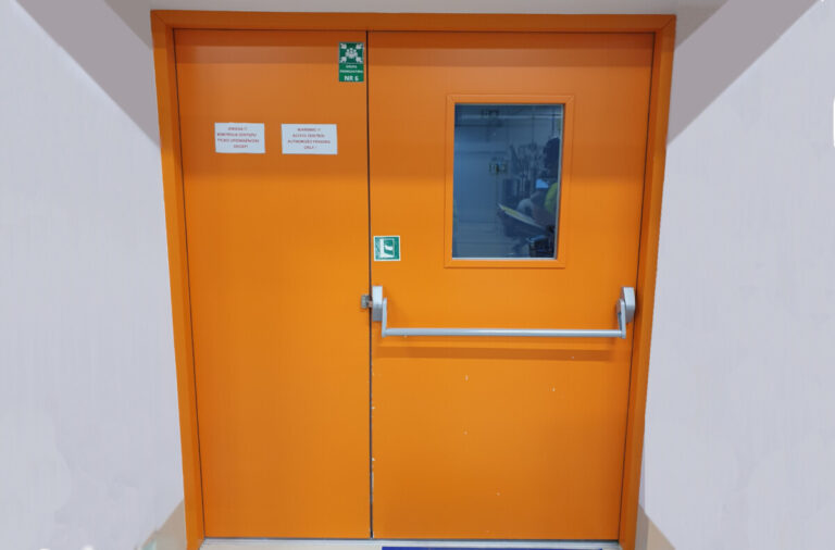 drzwi pomarańczowe3